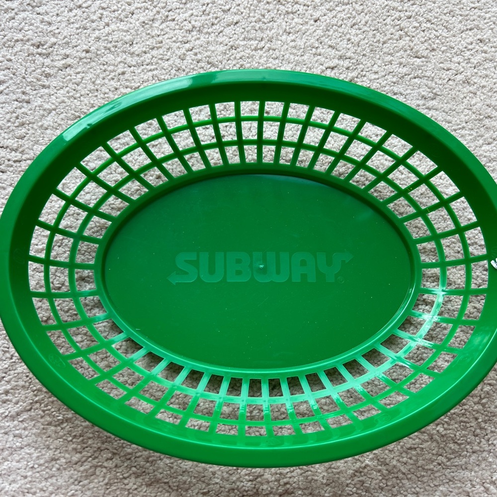 1 Green Plastic Picnic Style Serving Tray Reusable Subway Fast Food Basket Dish